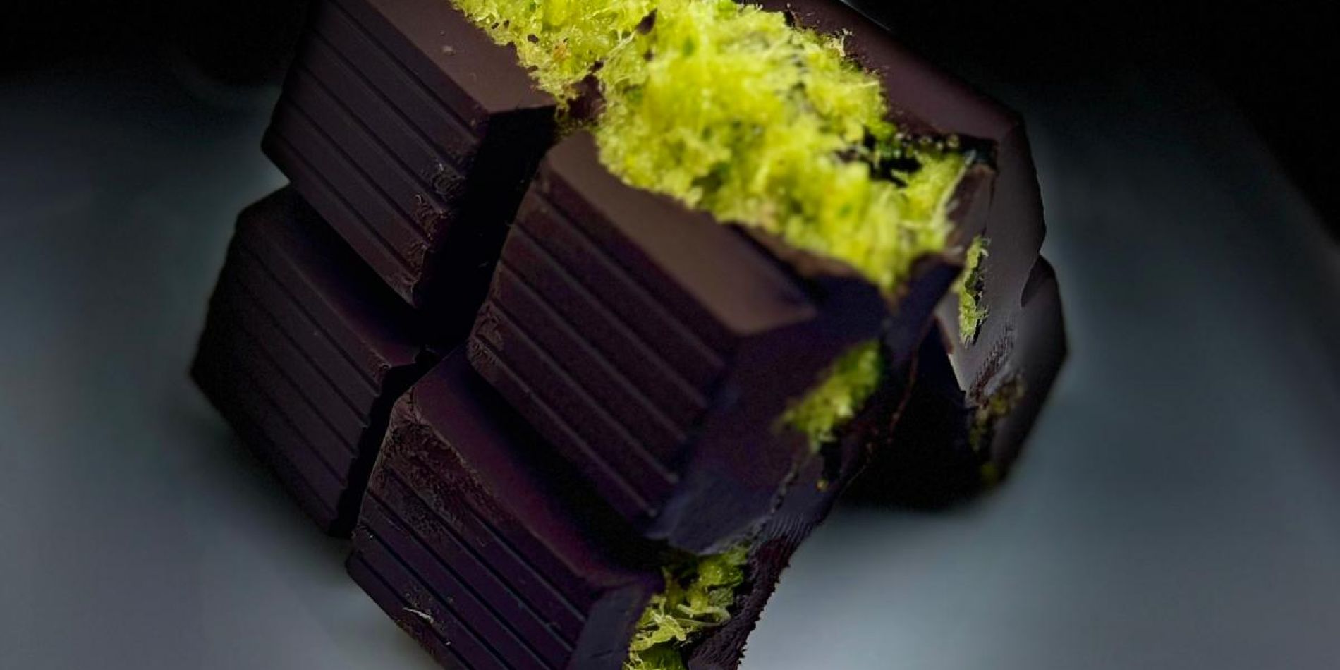 Antep fıstıklı peynir helvası dolgulu Dubai çikolatamız